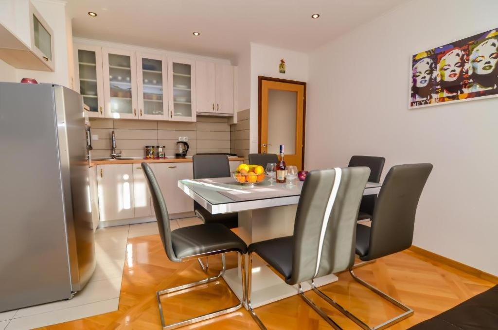 Centroom Apartmán *